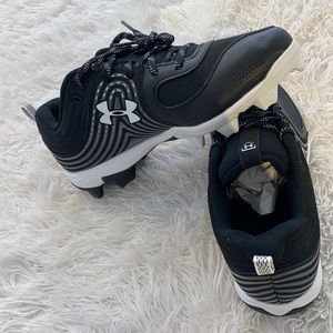 Women’s Softball Cleats NWOT